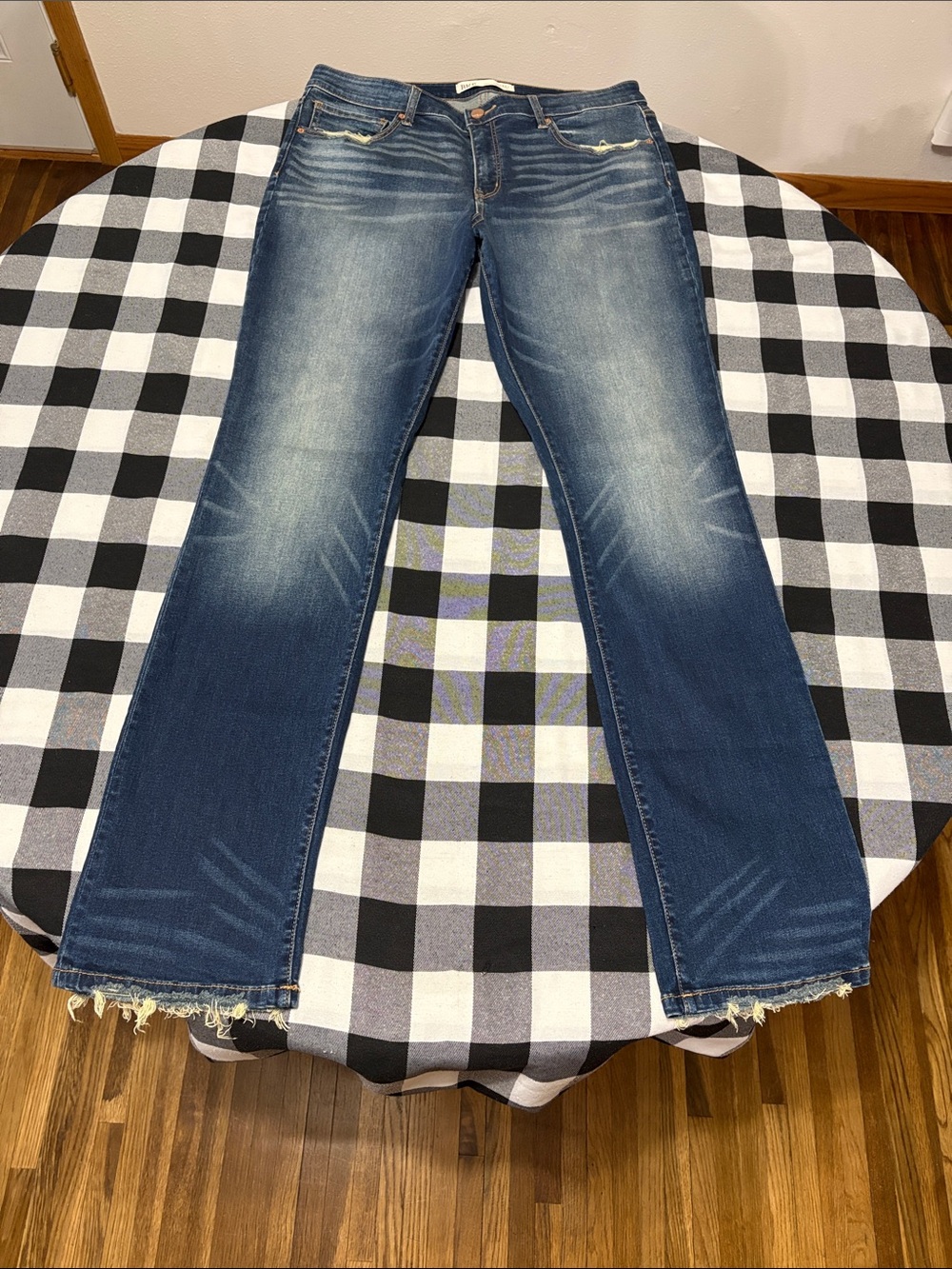 Buckle BKE Gabby Curvy Fit High Rise Straight Jean 32 x 33.5 cuffed/ 35 unrolled - Picture 2 of 12